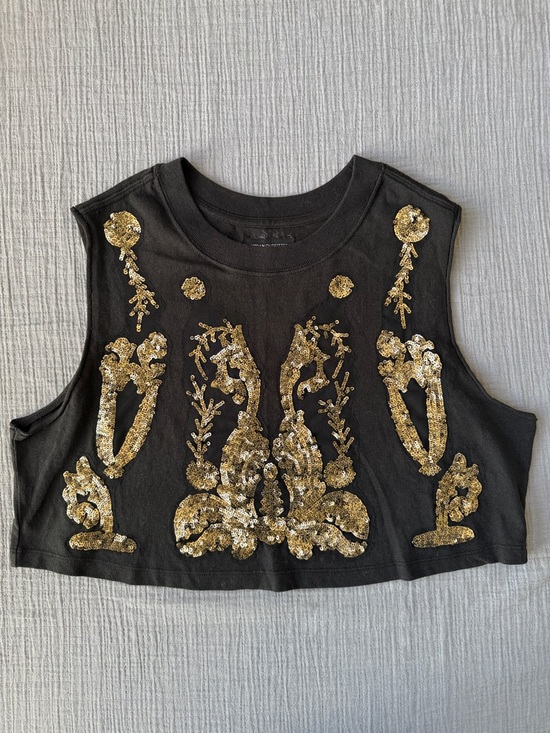 Urban Outfitters Tops - Urban Outfitters Black Crop Tank with Gold Sequin Motif-EUC